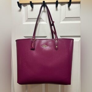 Coach Large Reversible City Tote w Pouch in Signature Khaki/Fuchsia NEVER USED
